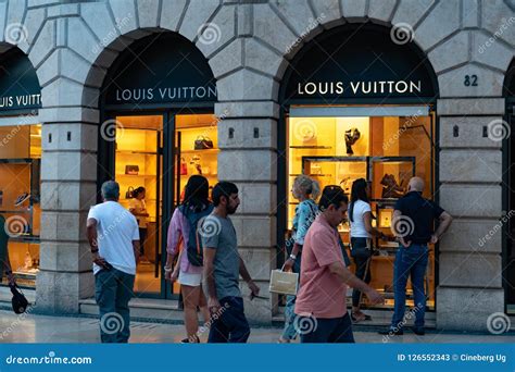 louis vuitton verona photos|louis vuitton stores.